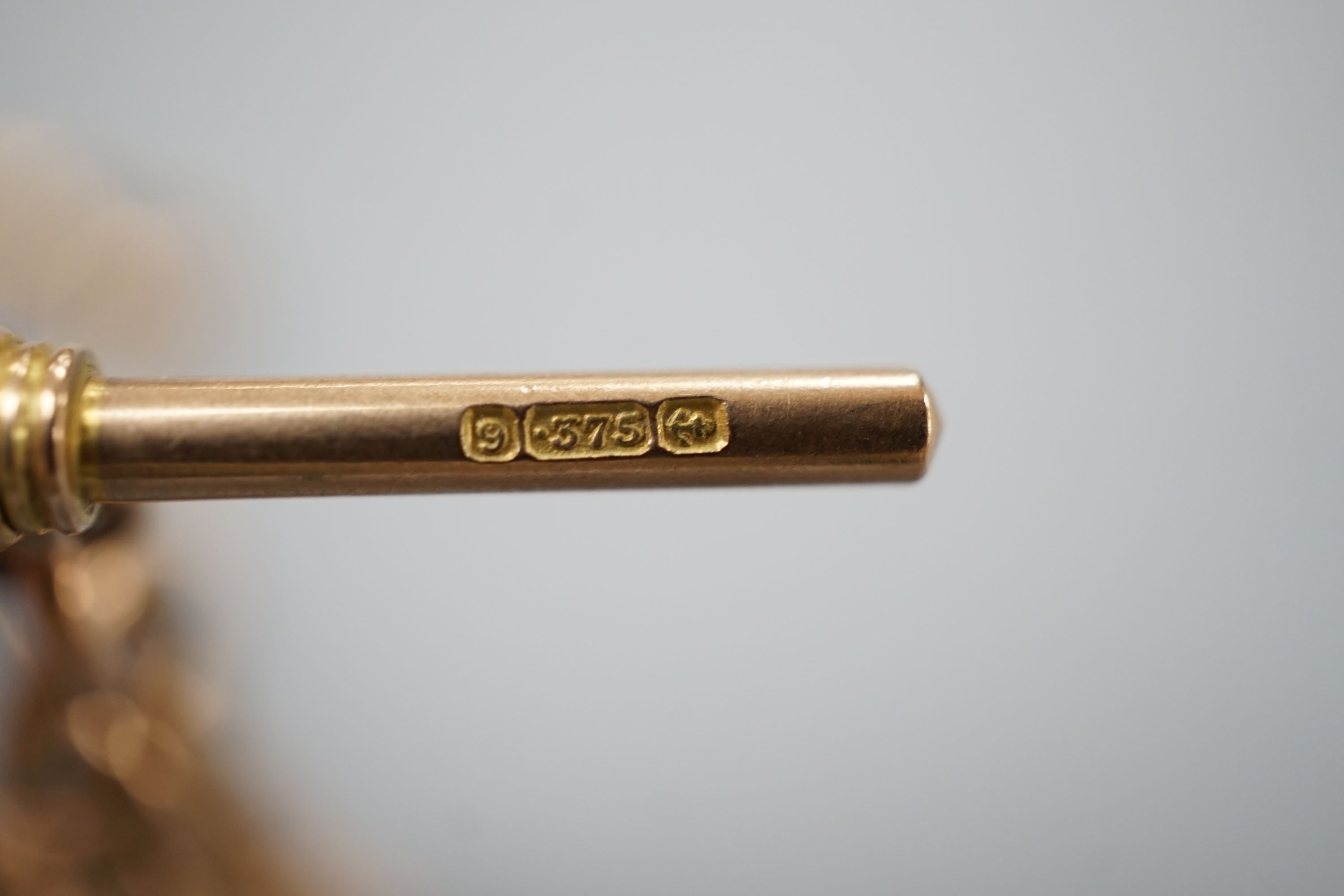 An Edwardian 9ct gold albert, 44cm, 31.2 grams.